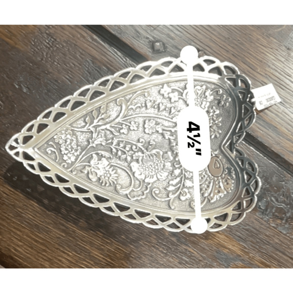 NWT Brighton Garden Heart Trinket Bowl Ornate Silver Floral Design 6.5” x 4.5 “ - Picture 4 of 6